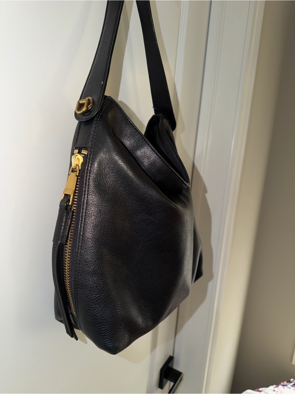 Fossil Black Leather Hobo Shoulder Purse Slouchy Pebbled Leather Gold Hardware - Picture 2 of 7